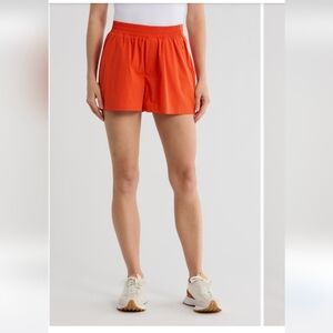 13. NWT Good American Poplin Weekend Shorts